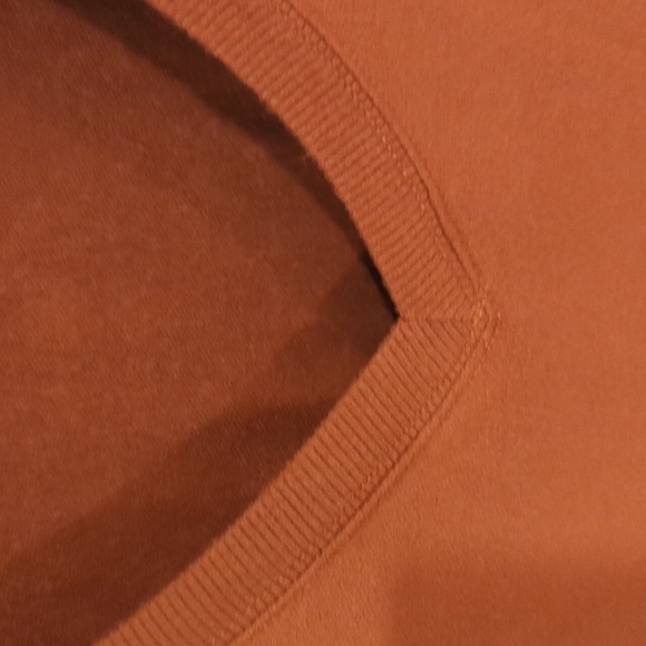 Athleta Rust Color V Neck Sweatshirt. Size M - Picture 5 of 8